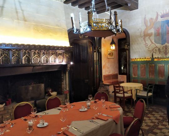 Interior of the restaurant inside Château Coudrée