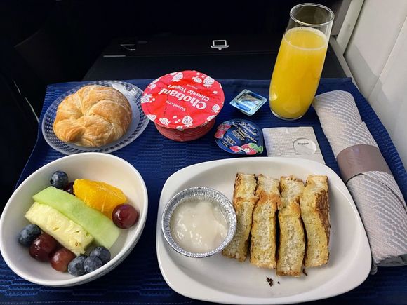 IAD-ZRH breakfast