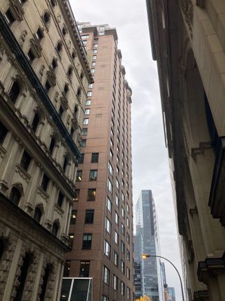 Seen from behind the hotel: actually diagonal from the hotel's 2nd entrance at the back at Nordheimer conference center : you can see the hotel'sfirst 10 floors are dedicated to offices and the following 16 are all rooms & suites 
