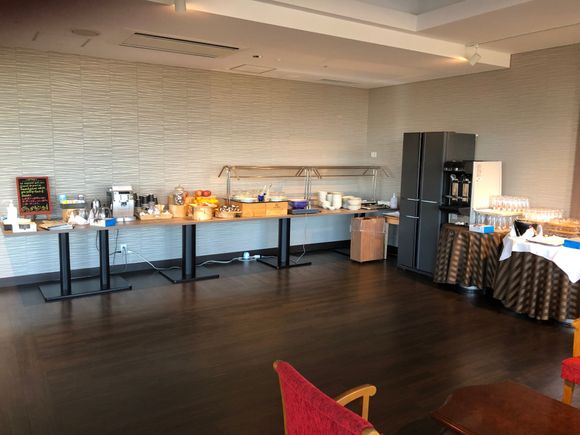 Club lounge food & beverage area