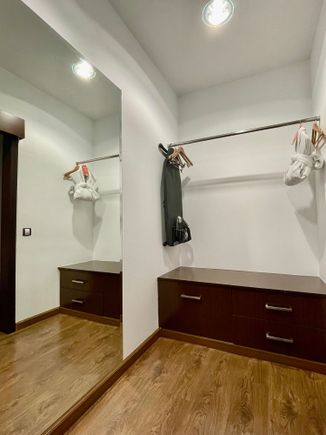 Large separate dressing