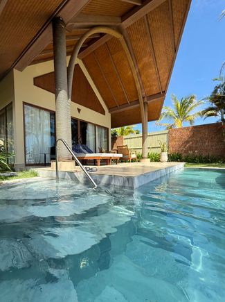 Villa pool