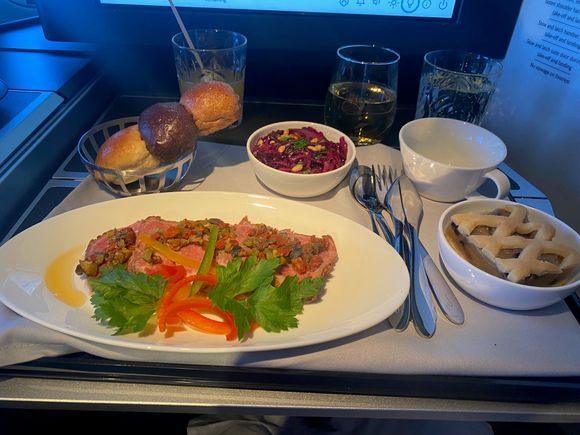 Cold setup, with starter, salad and dessert