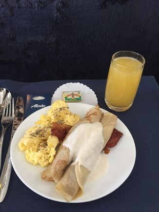 DCA -- SEA, AS1
October 2018
Brown Butter Pear Crepes
"Thin crepes with a filling of fresh pears sauteed in butter, brown sugar, rum, and orange zest.  Served with scrambled cage-free eggs and crisp Applewood Bacon."