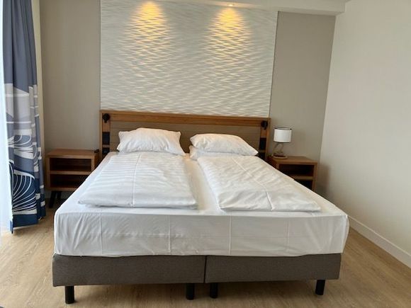 Excecutive suite bedroom