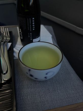 Green tea to drown the sake