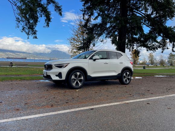 Returned this XC40 for a quick one day rental. This SUV handles really well despite its proportion and is a really decent car. I hope EHI gets more of these XC40s
