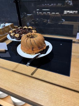 The aforementioned cake…leaning into that Italian heritage there 