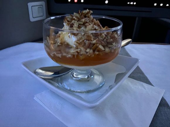 Who doesn't love a sundae finish! Seems like Flagship First gets a bigger serving than business too. 