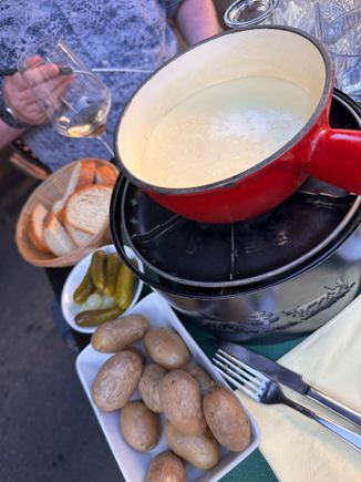 Fondue at Pinte Besson