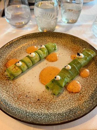 "Crab avocado roll" with togarashi aioli