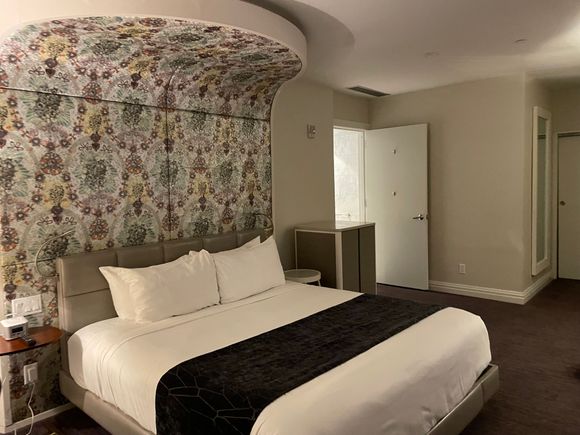 King gold suite on 13th floor, right next to elevator but we didn’t hear much elevator noise 