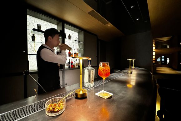 Bar counter