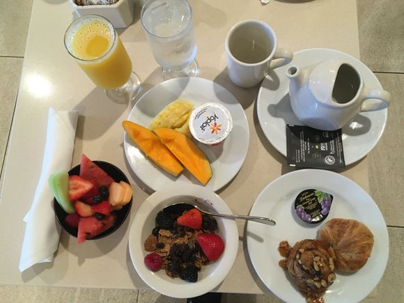 Marriott Waikiki Beach continental breakfast 