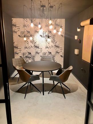 Meetup space (meeting room)