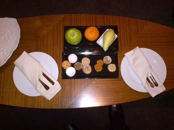 Diamond welcome platter