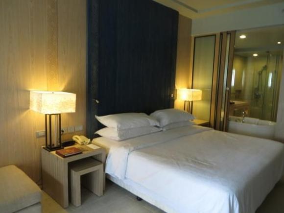 Deluxe Club Room
