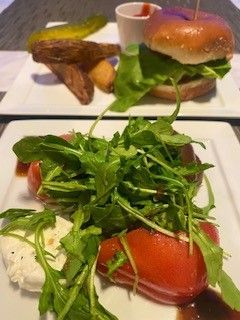 Burger & Salad