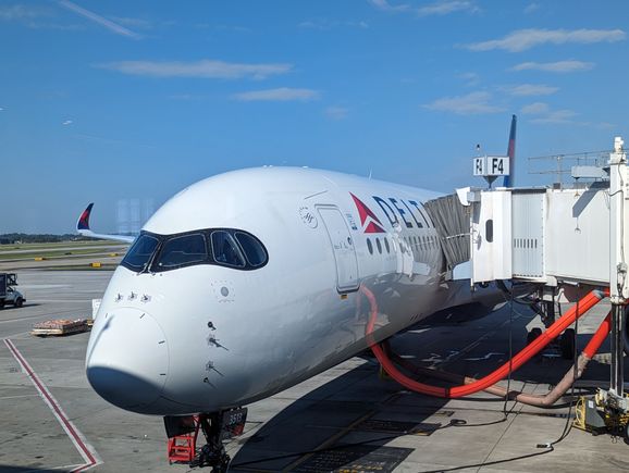 DL A350 prepping for a flight to HND