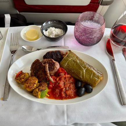 QR 228 SOF-DOH main course - mixed grill