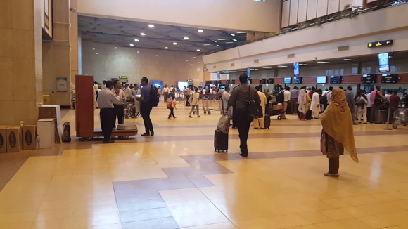 Post security check-in hall