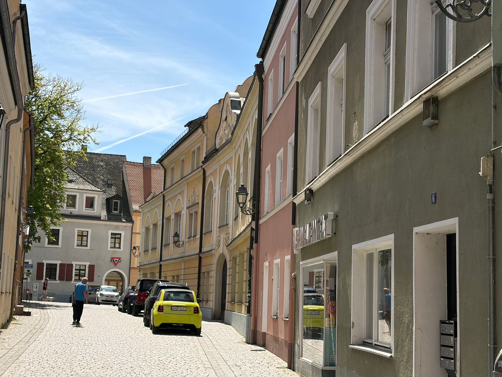 Lots of nice alleys to explore 