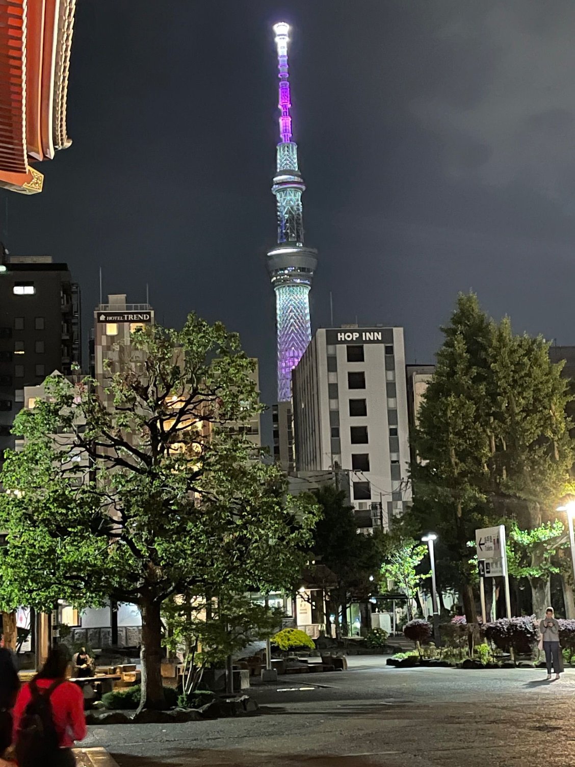 Tokyo Tower from the temple grounds