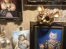 I liked Sassys Venetian picture so much , I wanted to add one of mine. I always take pictures of cats when I go on vacation. I have so many Ziggy. This is a lovely window display in Venice. 