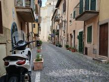 By lanes of Castel Gandolfo