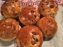 Fig and apricot buns