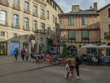 Pl. Champollion is named for the local hero and Egyptologist, Francois Champollion, who decoded the famous Rosetta Stone.