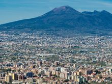 Did you know that Vesuvius is actually dwarfed by a much larger 'super-volcano'? It apparently is underneath the city plus the gulf, including some of the isles like Ischia. That is the real scare for local volcanologists. Btw, Herculaneum suffered a quake in 62ADS then the infamous eruption 17 years later. A cursed town.
