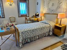 Queen Elizabeth’s bedroom 