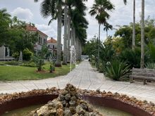 Fountain and grounds at Edison Ford Estate