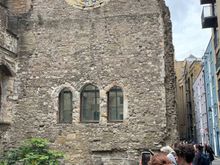 Last wall of Winchester Palace.  In it's time it was huge.