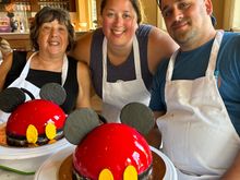 We decorated these cakes 