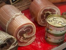 In this area, shoppers can look for black pork cold cuts and grilled mutton chops. The latter goes well with the little white Tarbais beans. One could also seek the tasty Gave trout.