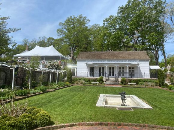 This is a place where receptions and meetings are held. It’s old and lovely. 