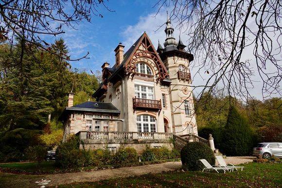 Our base in Burgundy for the college roommate get together in the tiny, remote village of Mont Saint Jean.