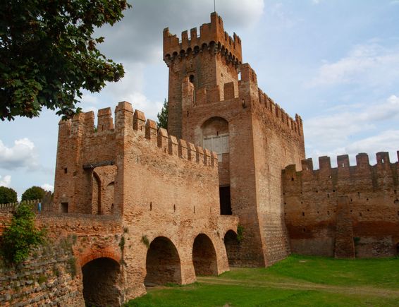 The wonderful entrance to Montagnana