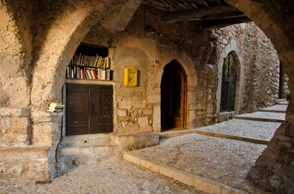 St. Agnes 'biblioteque': take a book, leave a book.
