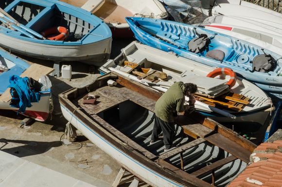 We conclude this section with a bonus shot of a fisherman in Conca dei Marini.