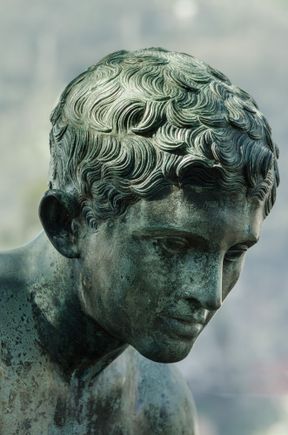 The locale of 'Mercury's seat' (Hermes rest) is a peaceful, remote corner well-worth seeking out. Not for nothing is a bench placed there under a shady oak. But one mom with her 20ish daughter apparently didn't get the memo. Mom invaded that spot with all the volume in the universe, LOUDLY reading text about the statue from a guidebook. Daughter was clearly embarrassed, there near Eva's Grotto and the Temple of Bacchus. Mrs Z made eyes at me then like, "Do you believe this woman's attitude?"