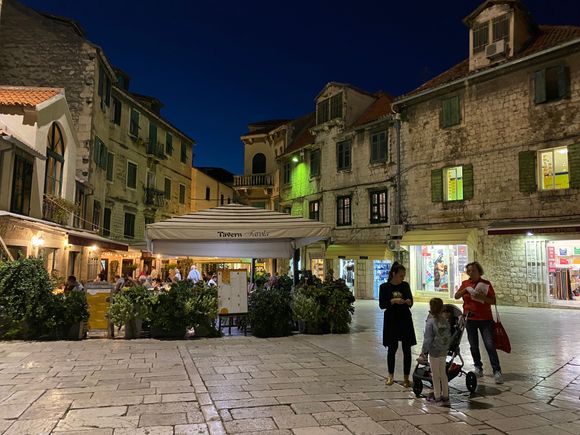 Narodni Trg (People's Square), also known as Pjaca, at night