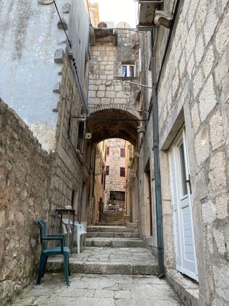 And lots of stairways up
