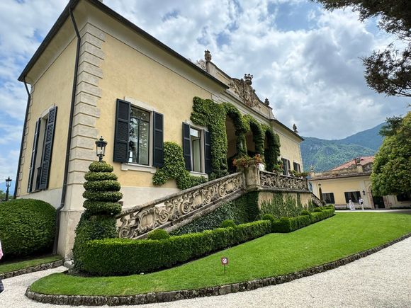 The elegant villa - by guided tour only