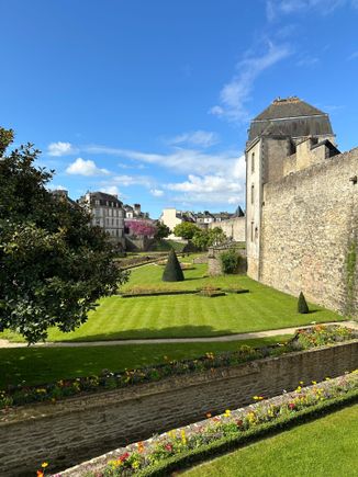 Vanne, Old walled fortress
