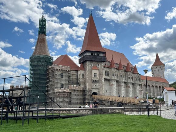 The mighty Corvin Castle - legend has it that Vlad the Impaler was a prisoner here for 7 years. 