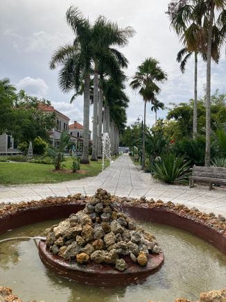 Fountain and grounds at Edison Ford Estate