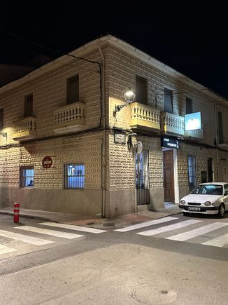 El Baret de Miguel, behind handsome stone facade just inland from the main area of Denia